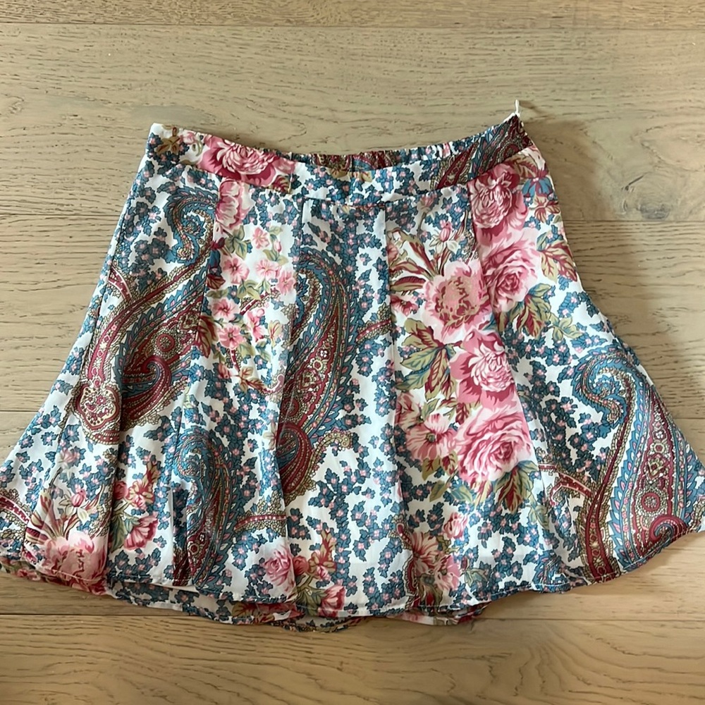 Show me your Mumu floral skirt